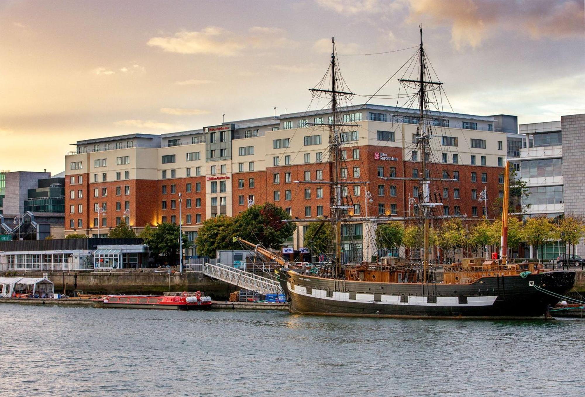 Hilton Garden Inn Dublin City Centre Exterior photo